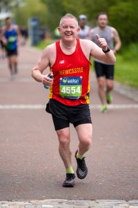 Franky McGivern at mile 22 - photo by Richard Cowan